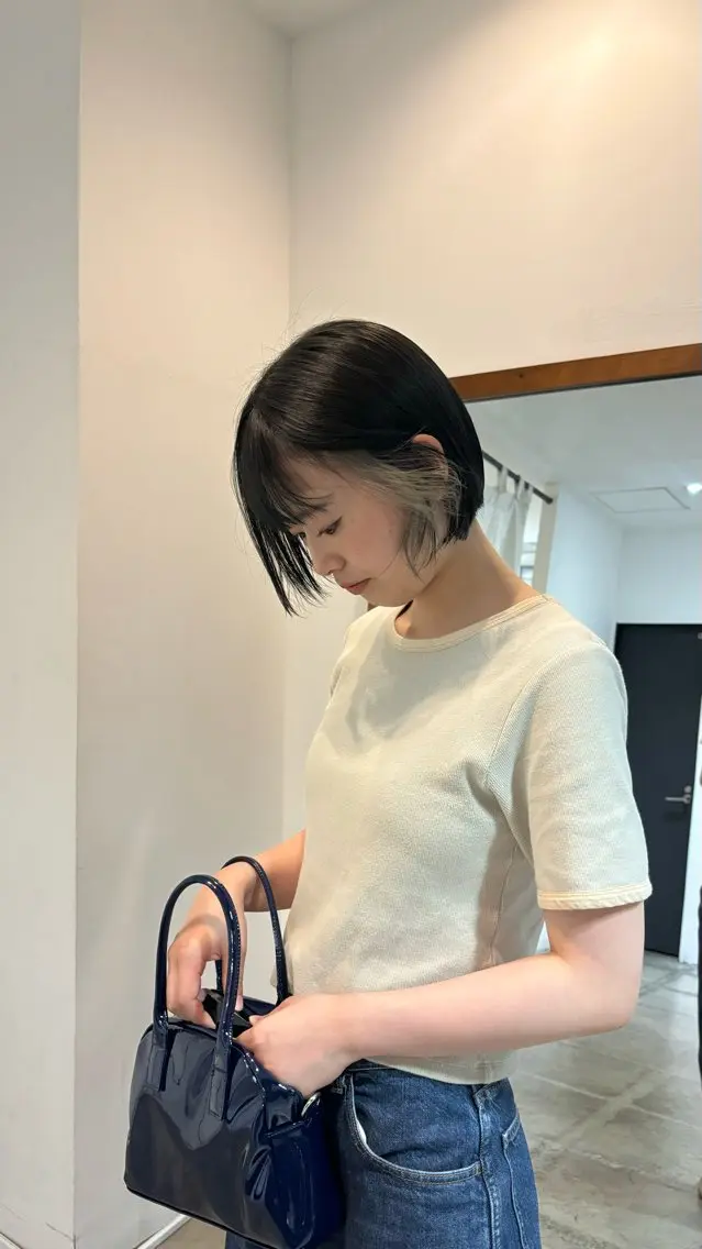 ショート カラー ブリーチ イヤリングカラー ひいろ パーマ/カットモデルのヘアスタイル