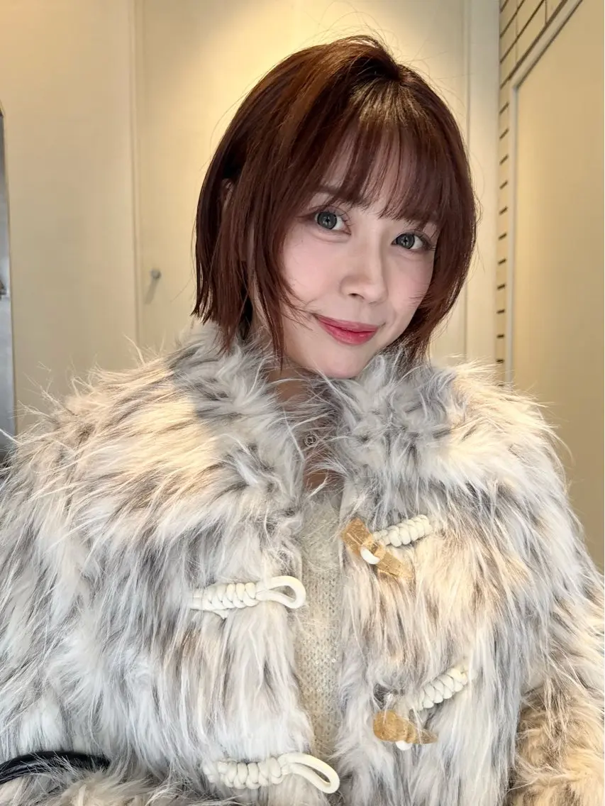 ショート 切りっぱなしボブ ボブレイヤー ボブ くびれヘア 顔まわりレイヤー カット ヘアカラー トリートメント SAKURA omotesandoのヘアスタイル