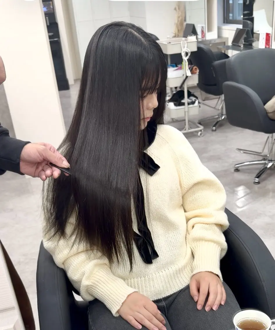 ロング 縮毛矯正 トリートメント 🫧とぅるん艶髪🫧 透明感カラー×猿渡のヘアスタイル