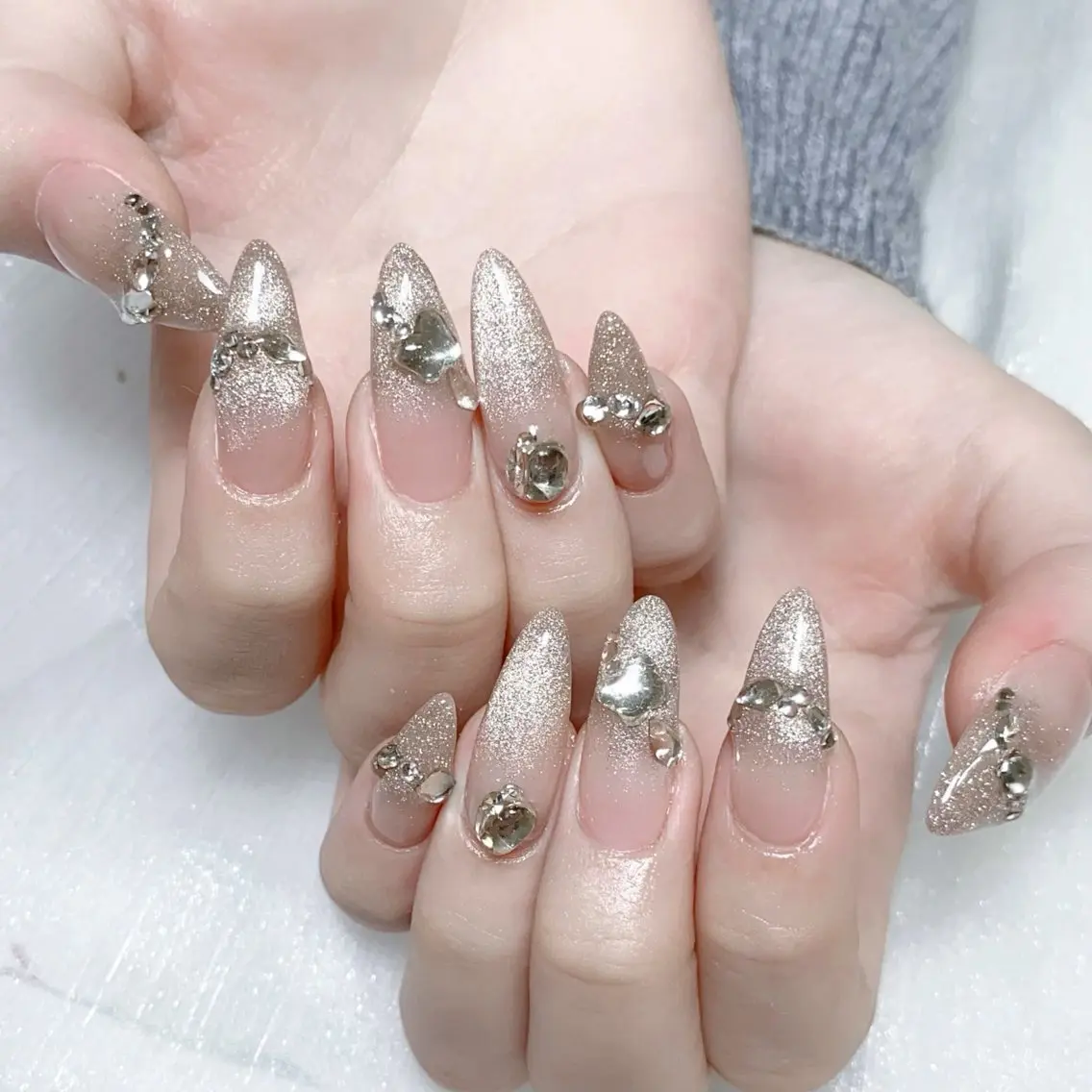 メンズ ネイル メンズ韓国風 アートネイル オーロラネイル ガーリー キラキラネイル ハンドネイル Nail salon 木にいるのネイルデザイン