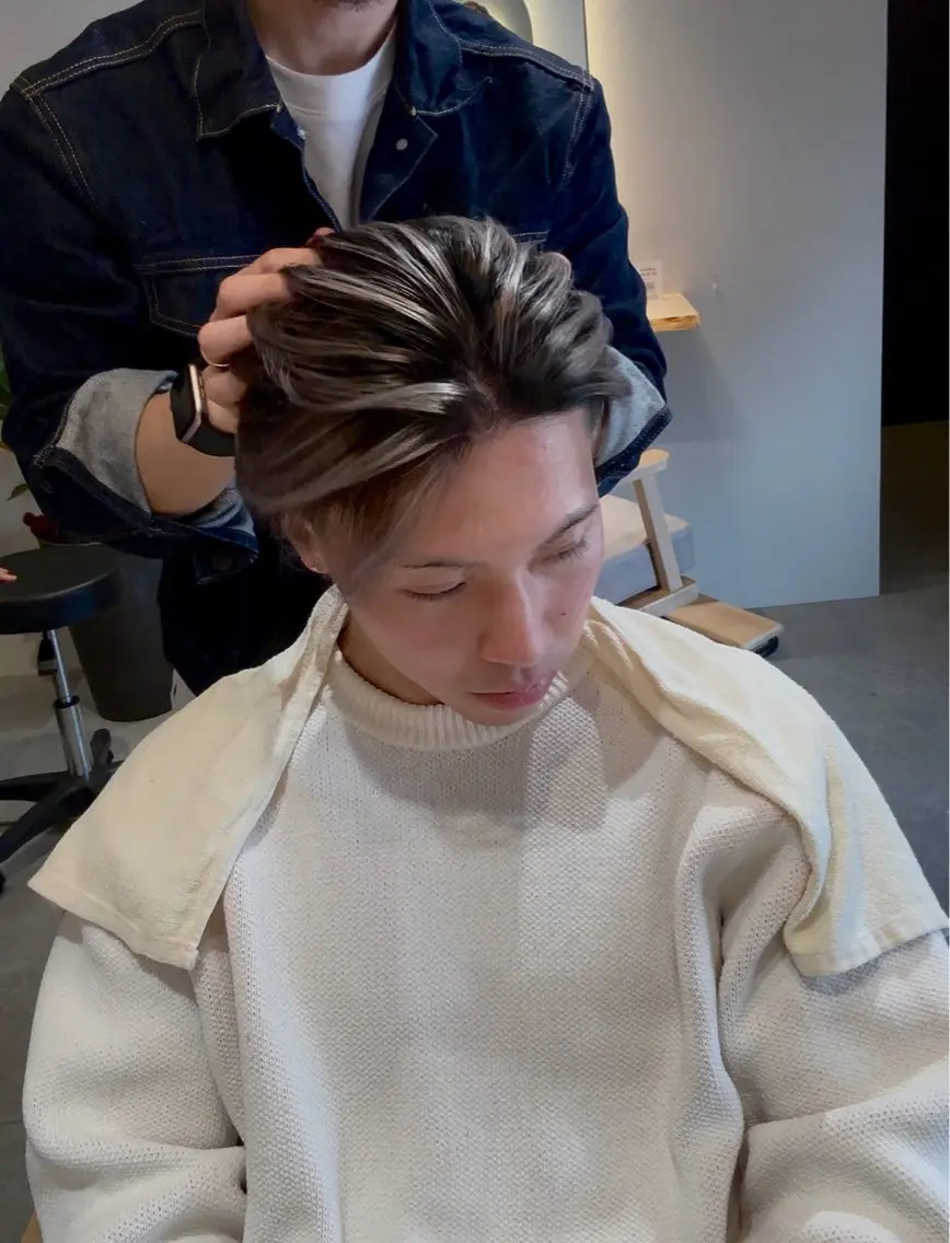 カラー メンズ メンズバレイヤージュ メンズハイトーン バレイヤージュ ハイトーンカラー CAMUE代表 Masaのヘアスタイル