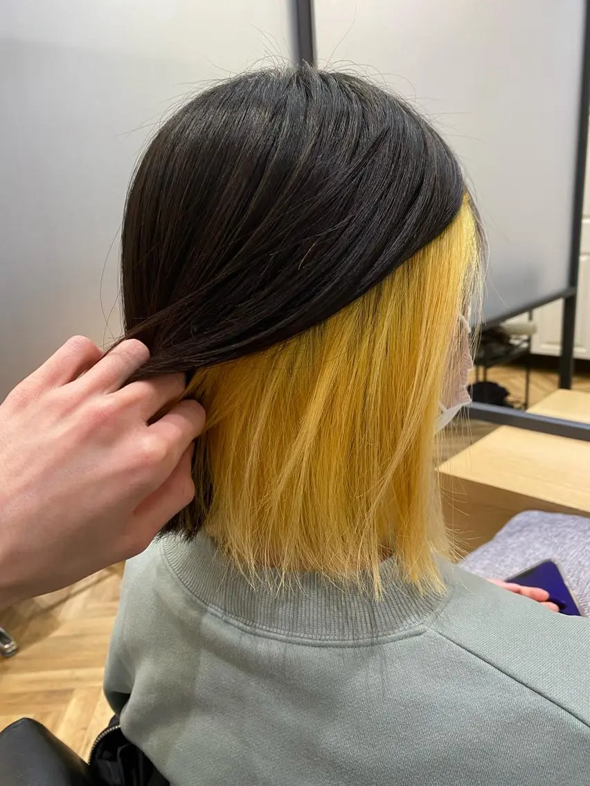 インナーカラー/裾カラー【ポイントブリーチ+ポイントカラー】+クイックトリートメントの写真