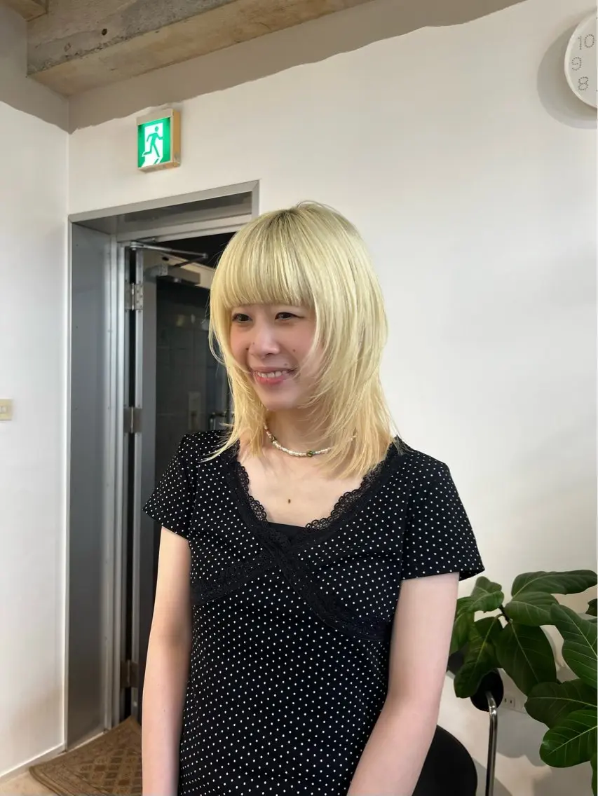 ミディアム カラー ハイトーンカラー レイヤーカット カット ヘアカラー トリートメント fit /HONOKAのヘアスタイル