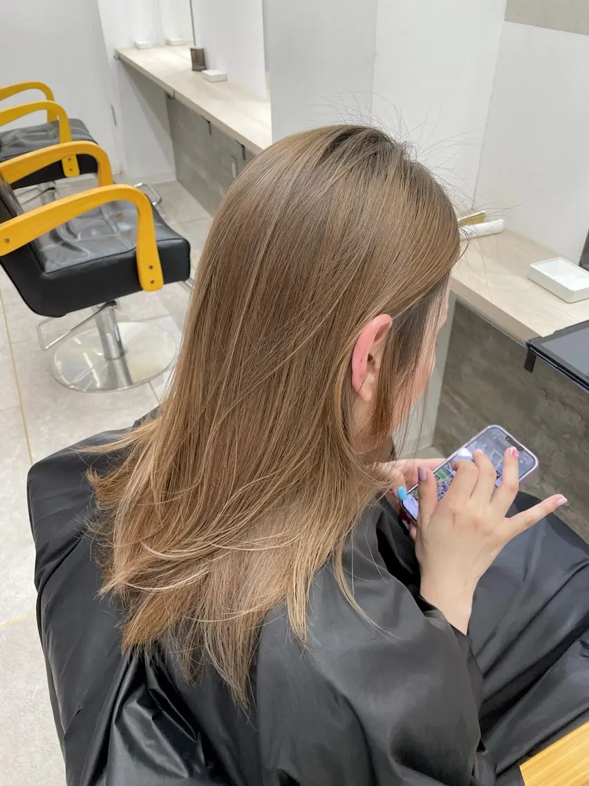 ミディアム カラー レイヤーカット ブリーチ有無Wカラー メンズパーマ大成のヘアスタイル