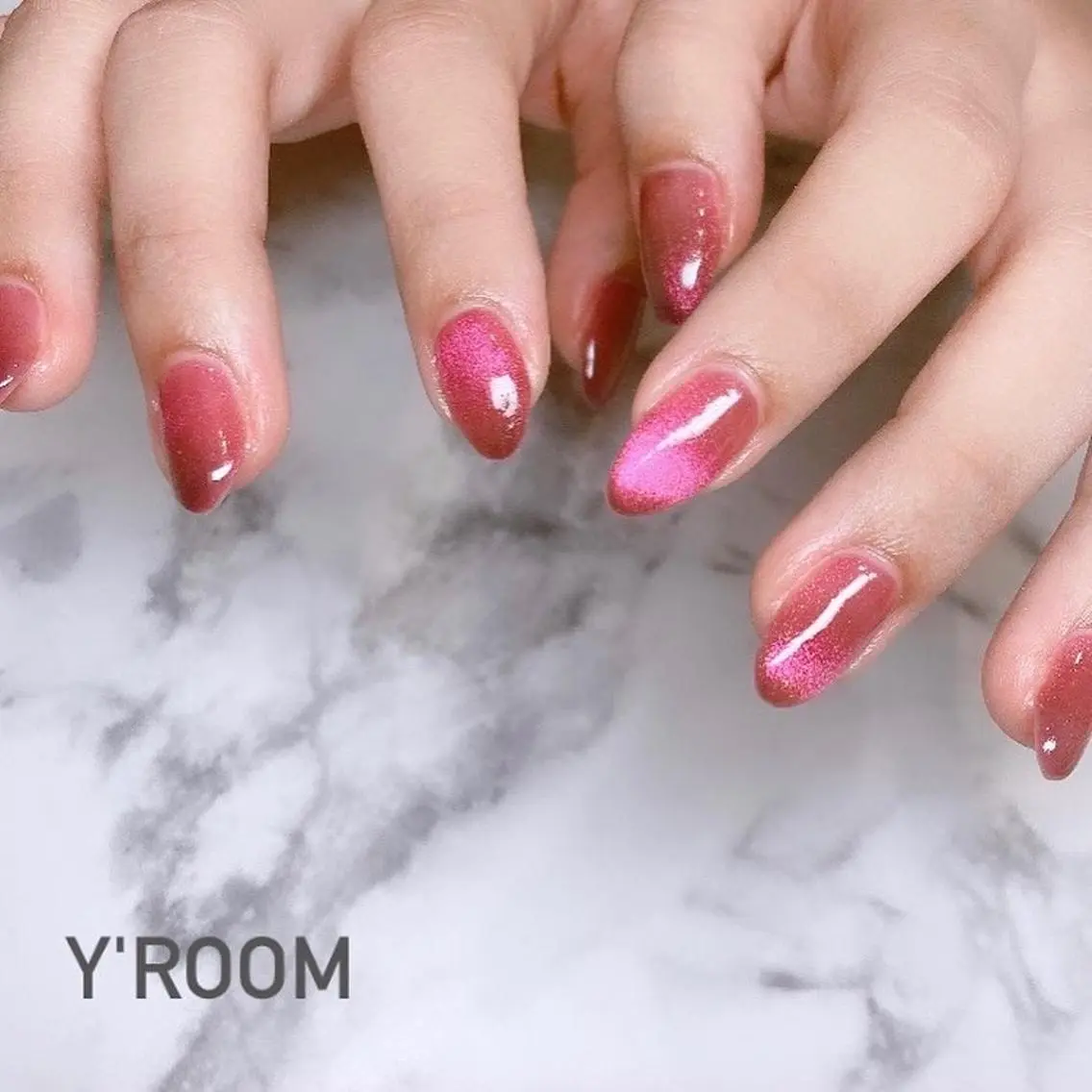 ネイル オーロラネイル フラッシュネイル フットネイル ジェルネイル 氷ネイル・うるうるネイル ハンドネイル YUKA （ネイリスト）のネイルデザイン