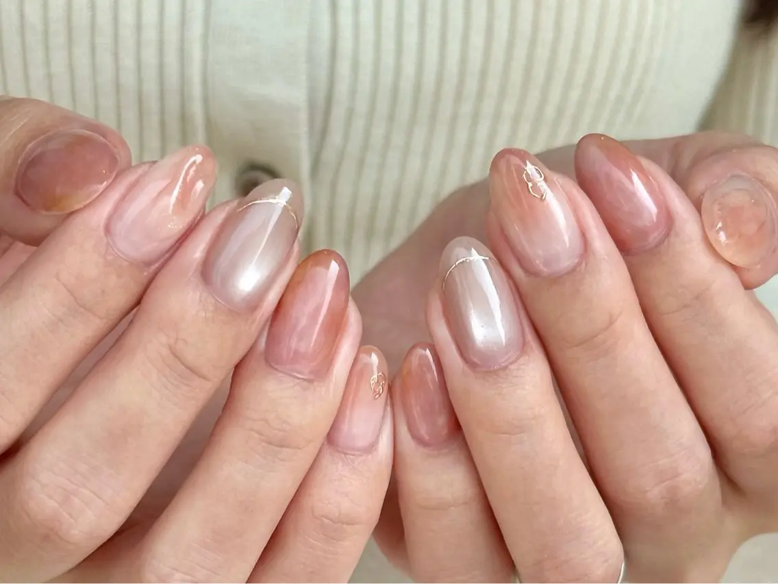 ネイル ニュアンスネイル aoi .のネイルデザイン