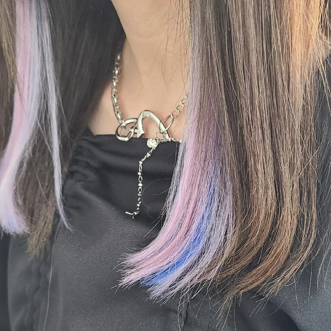 セミロング シールエクステ エクステ グラデ❣️インナー 派手髪Fumiyoのヘアスタイル