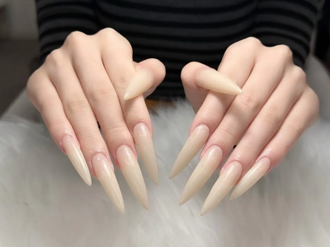ネイル AURA NAIL 上前津のネイルデザイン