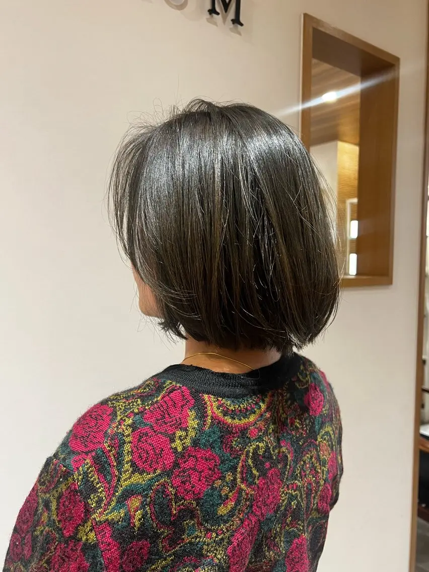 ミディアム カラー コバヤシ ユメのヘアスタイル