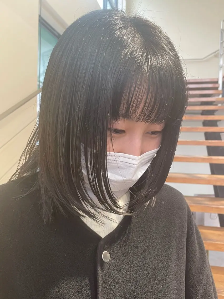 ミディアム 二重 由理のヘアスタイル