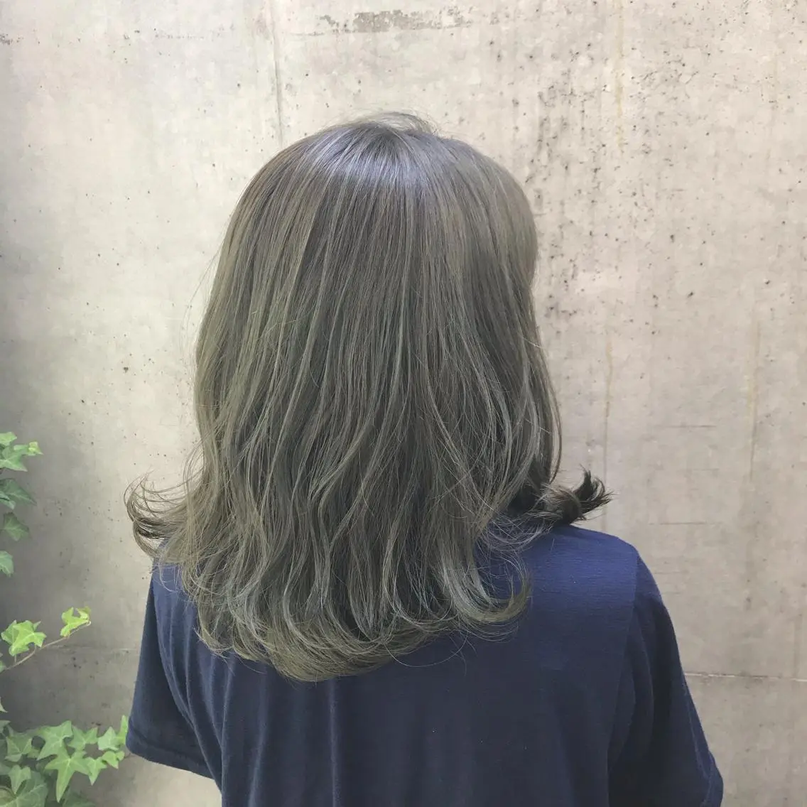 ミディアム カラー ブリーチ オリーブカラー 人気🌻《髪質改善》 平井 綾乃のヘアスタイル