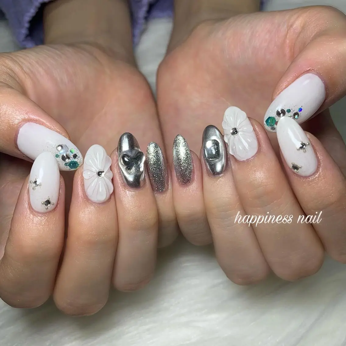 ネイル ぷっくりネイル ホワイト happiness nailのネイルデザイン
