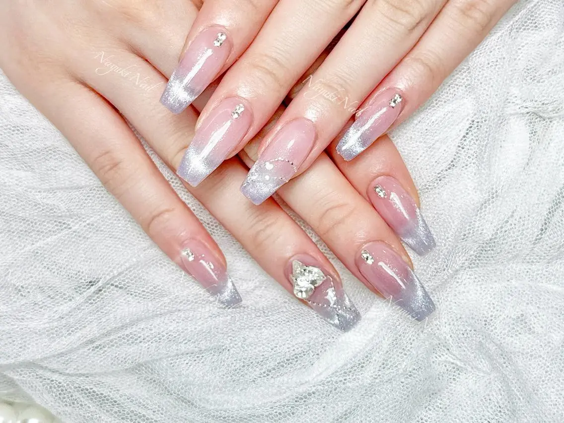 ネイル 🦋 Queenieのネイルデザイン