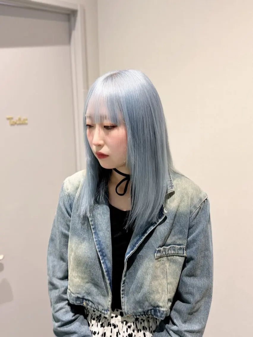 ミディアム ヘアカラー RIHO🎀 名駅 ハイトーン×顔周りのヘアスタイル