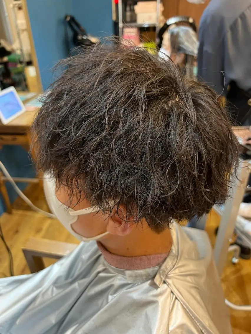 【流行りのスタイルに‼️】🌈メンズカット＋ツイスト、スパイラル又は波巻きパーマ＋プリフィカトリートメント✨の写真