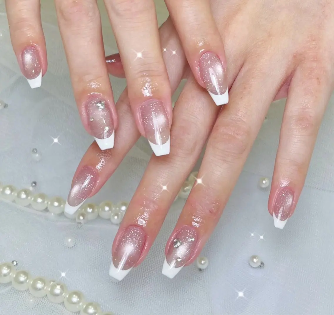 ネイル 成人式 フレンチネイル ジェルネイル ガラスフレンチ キラキラネイル ハンドネイル Queeens nailのネイルデザイン
