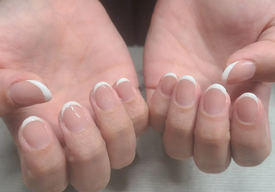 フレンチネイル(オフなし)の写真