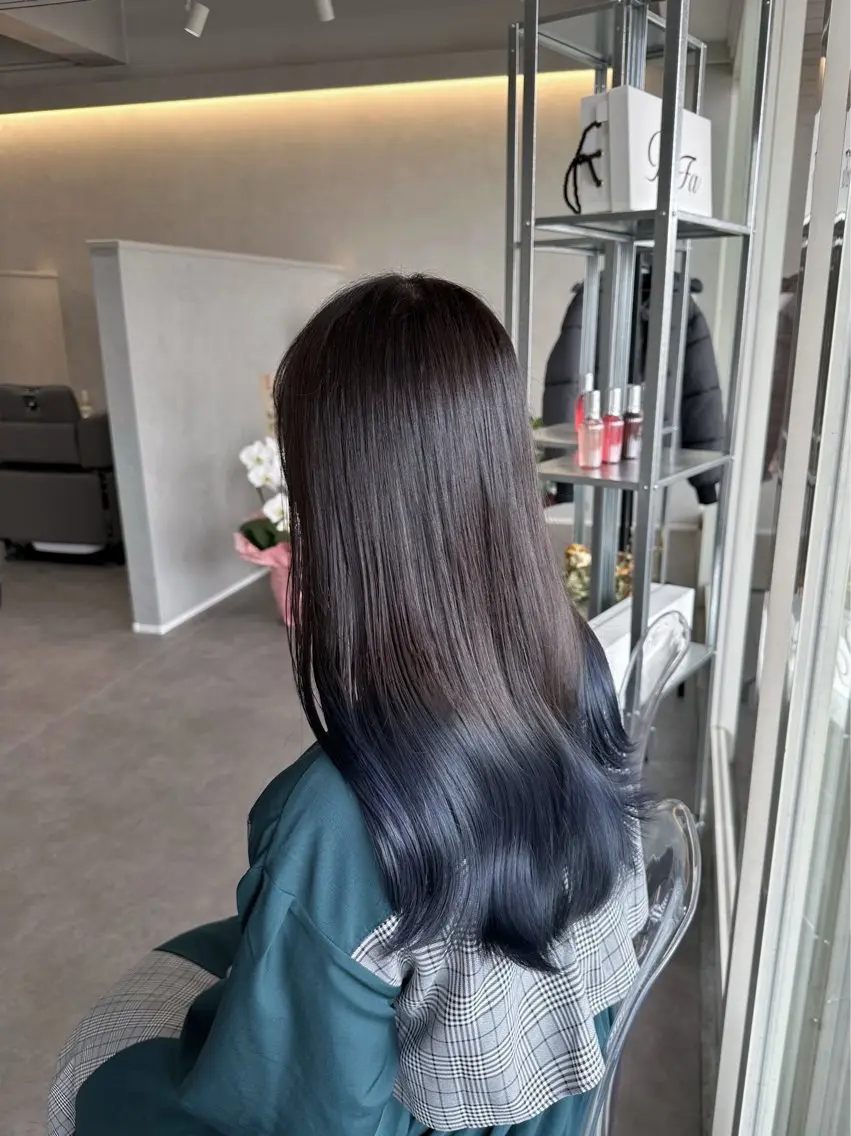 ロング カラー ヘアカラー トリートメント Salon de QualiaRUNAのヘアスタイル