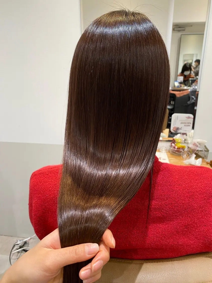 カラー 透明感カラー ヘアカラー トリートメント 𝓝𝓞𝓐🌹✨️ ツヤ髪/髪質改善のヘアスタイル