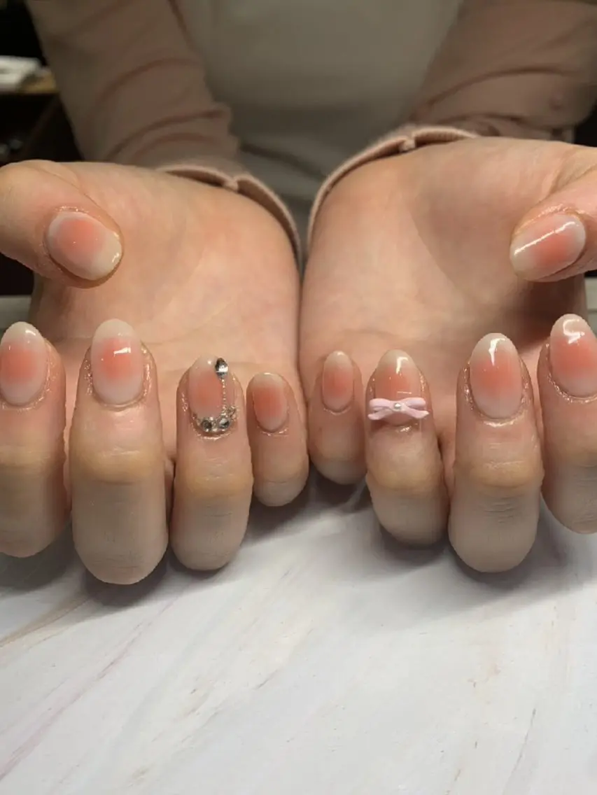 ネイル 氷ネイル・うるうるネイル マットネイル ニュアンスネイル リボン 夏ネイル ハンドネイル rina nailのネイルデザイン