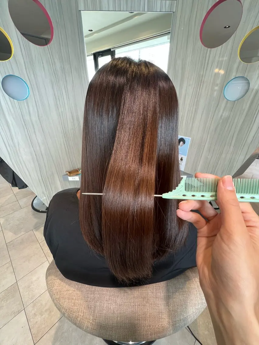 ミディアム トリートメント COLOR's AYAMEのヘアスタイル