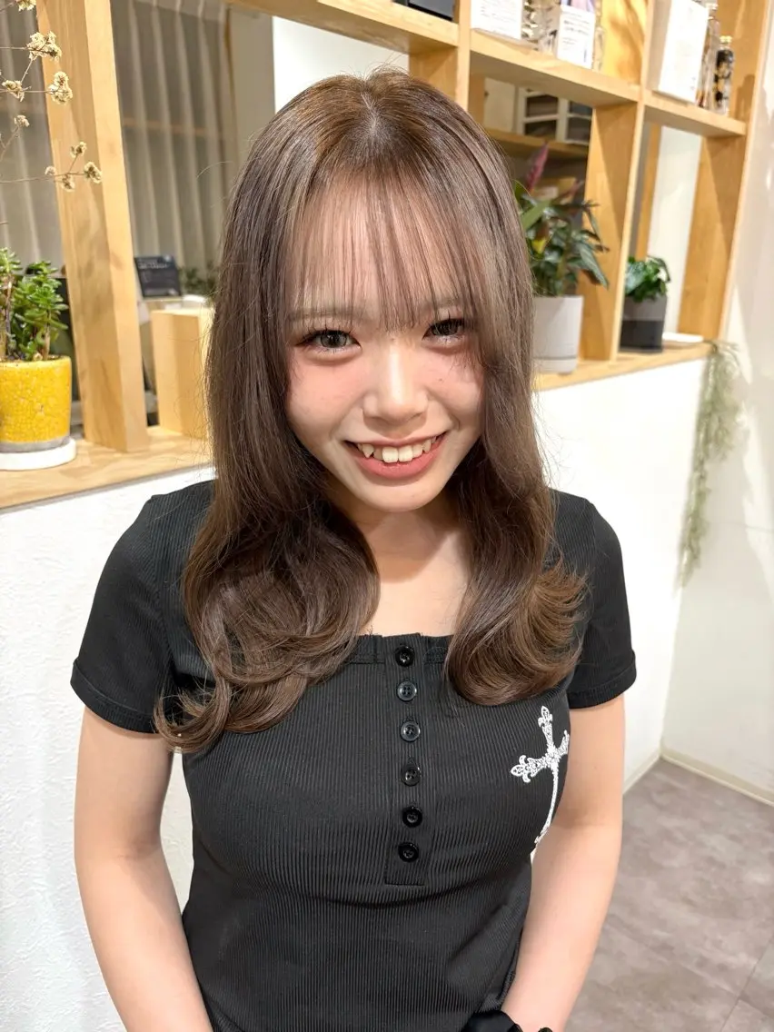 セミロング ヘアカラー merc.🧸🫧 平山莉子のヘアスタイル
