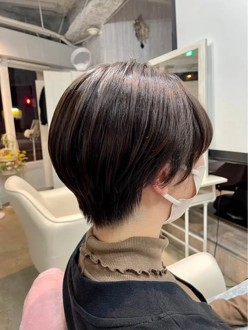ショート ヘアカラー 秋山夏三/透明感カラ ー/赤み消しカラーのヘアスタイル