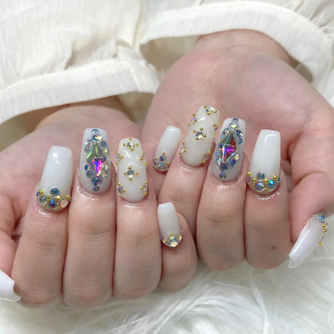 ミディアム ネイル Y. Sのネイルデザイン