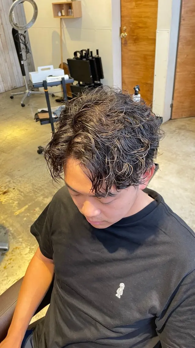 ミディアム パーマ メンズ ミディアムパーマ ビジネス メンズパーマ カット パーマ 似合わせパーマ職人✨ youta✂️✂️のヘアスタイル