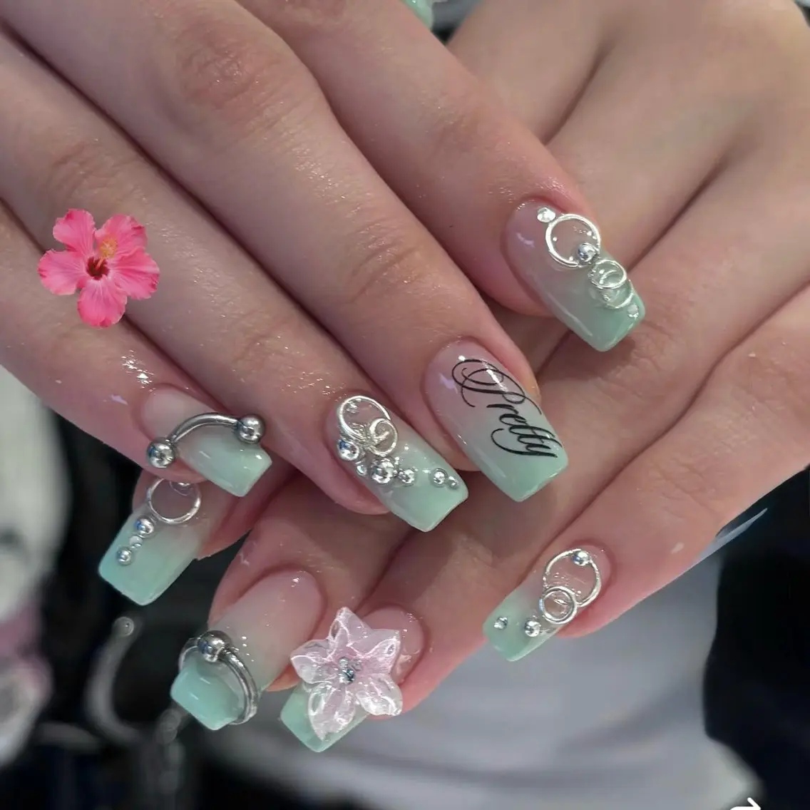 ネイル チークネイル ドット フットネイル フレンチネイル グラデーション ハンドネイル ハンドケア Nihonthy Nail 新宿のネイルデザイン