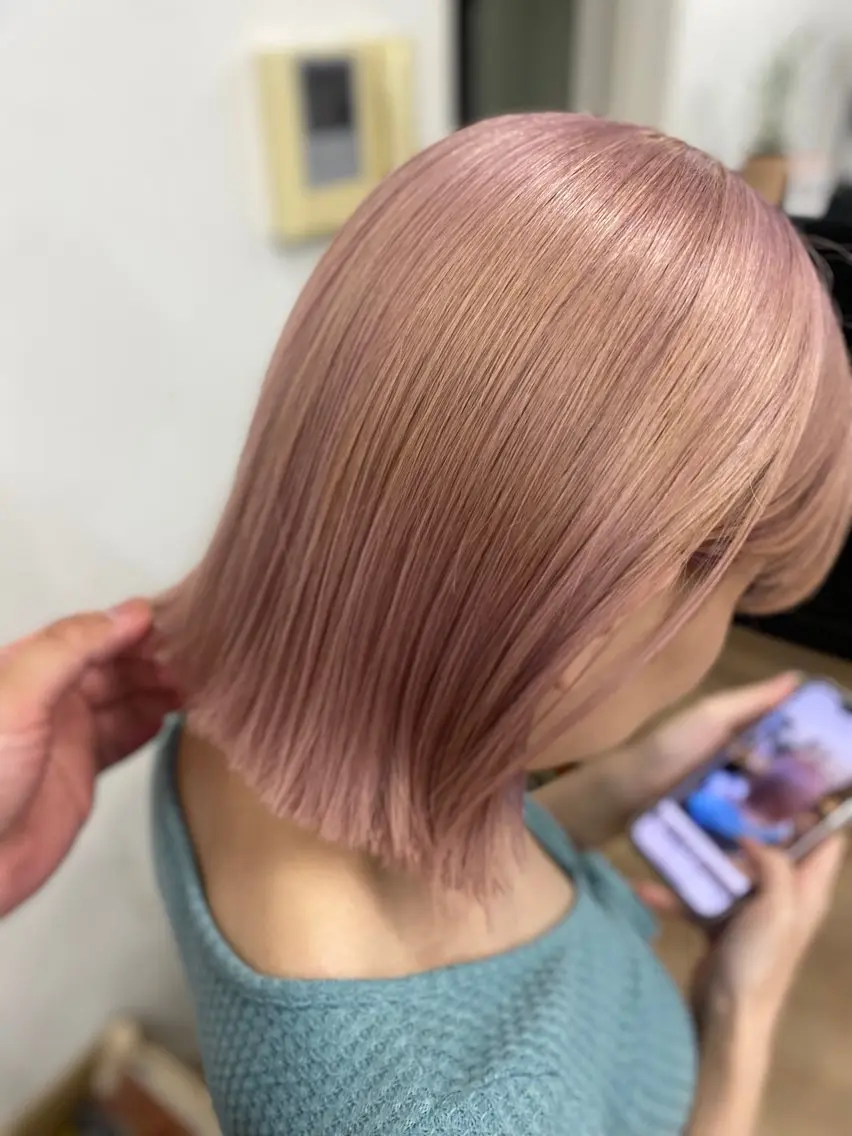 ショート カラー 切りっぱなしボブ アッシュ アッシュグレー アッシュグレージュ 黒髪 カット ヘアカラー トリートメント 顔まわりレイヤー× 韓国ヘアオタベシンヤのヘアスタイル