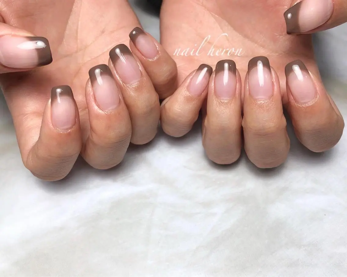 ネイル ブラウン フレンチネイル ハンドネイル saki_ nail heronのネイルデザイン