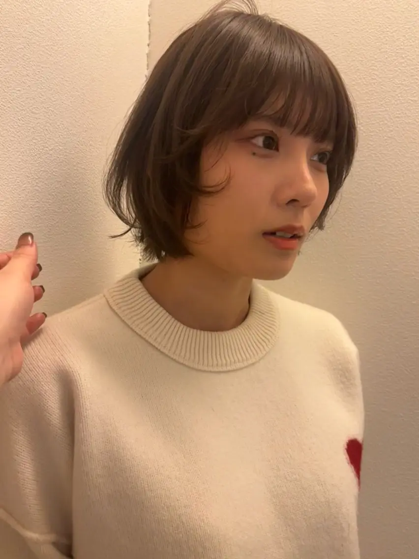 ミディアム カット ヘアカラー 津田 里菜のヘアスタイル
