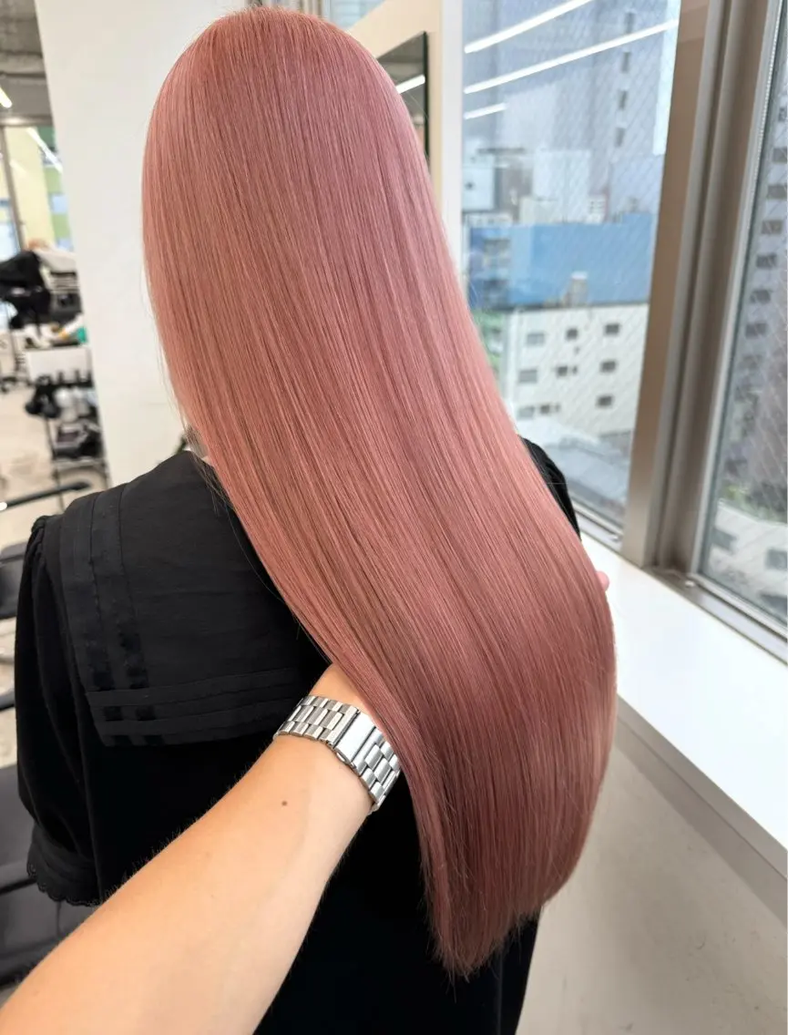 ロング カラー ヘアカラー 新美 蓮のヘアスタイル