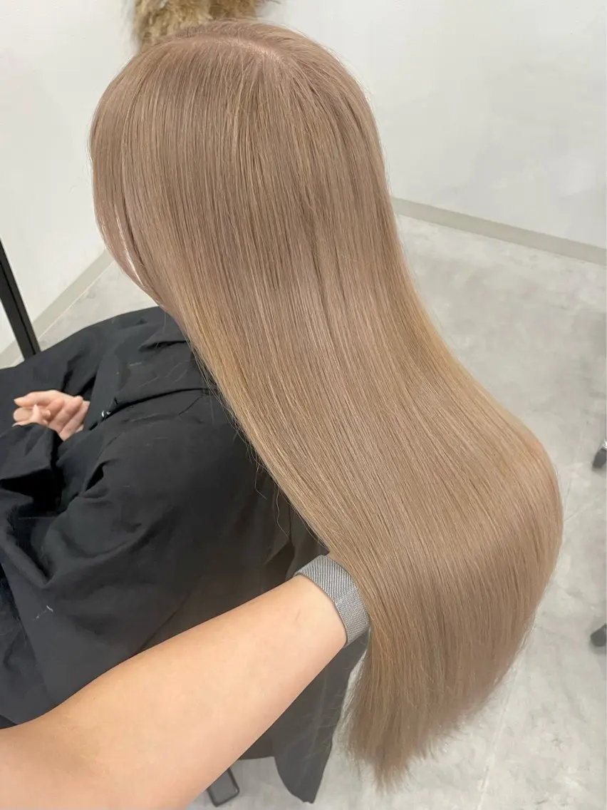 ロング カラー ハイトーンカラー カット ヘアカラー トリートメント Mina/岡山/矯正 ブリーチ/レイヤーのヘアスタイル