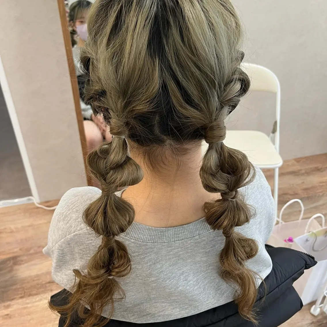 お呼ばれヘアアレンジの写真