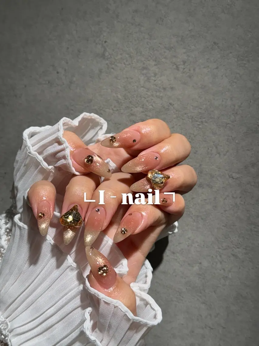 ネイル ハンドネイル I-nailロング /ワンホン/キラキラのネイルデザイン