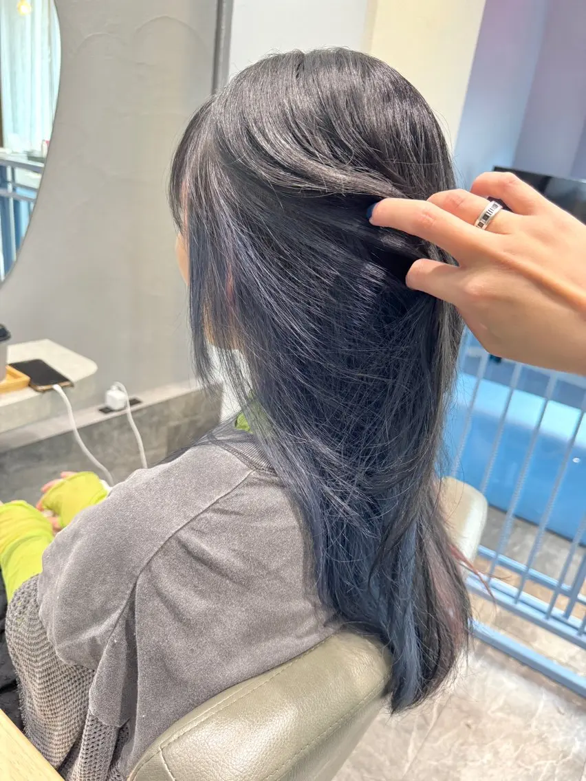 ロング カラー インナーカラー カット ヘアカラー トリートメント ヘッドスパ 吉田 空 (POANA.)のヘアスタイル