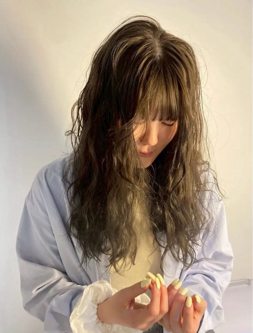 カラー ブリーチ ケアブリーチ デザインカラー ダブルカラー イヤリングカラー 酸性ストレート /ハイトーン/つばさのヘアスタイル