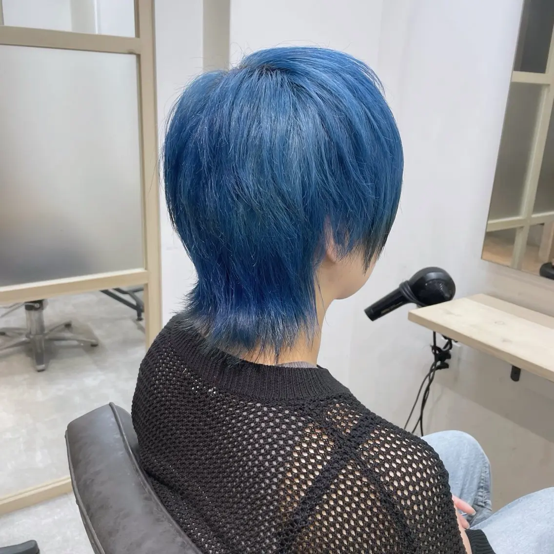 ミディアム カラー ブリーチ ブルーカラー ウルフカット ☁️ケアブリーチ￤ ウルフ￤Shioriのヘアスタイル