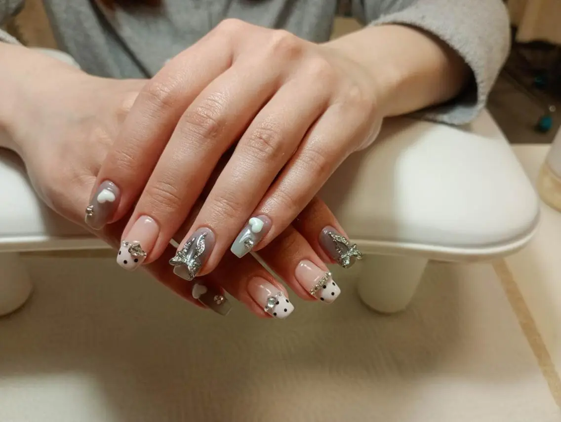 ネイル チークネイル 長さ出し フラッシュネイル フレンチネイル ガラスフレンチ ハンドネイル ハンドケア The  Nail 新大久保店のネイルデザイン