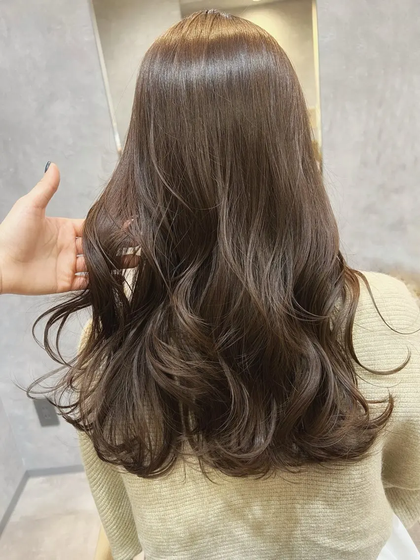 ロング カラー アッシュ ベージュカラー ブラウンカラー ケアカラー グレージュ 中村 ひなたのヘアスタイル