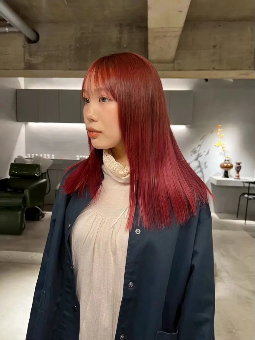 カラー yu 🍓/レイヤー ／透明感カラーのヘアスタイル