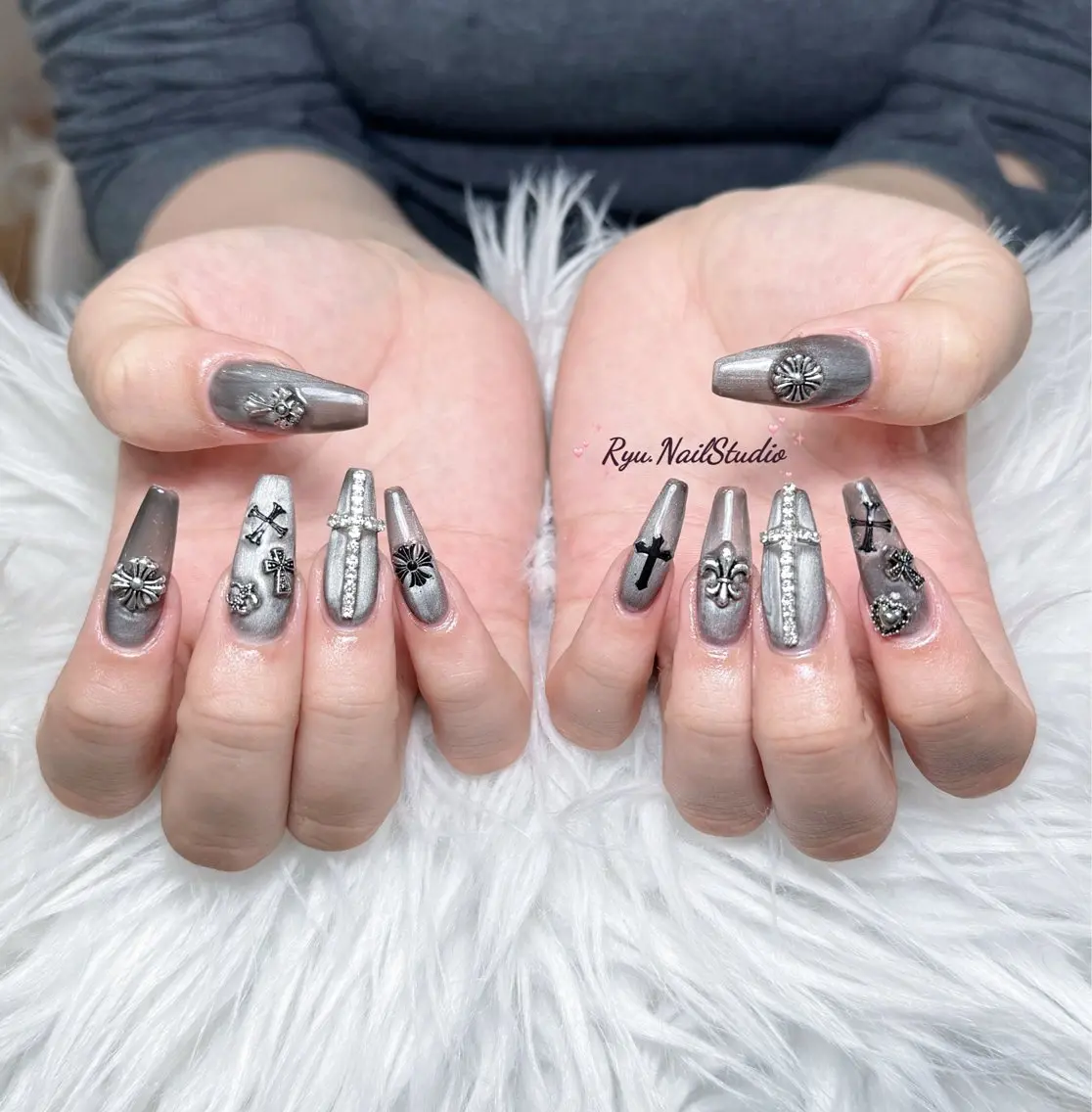 ネイル アートネイル ジェルネイル マグネットネイル ニュアンスネイル シンプルネイル ハンドネイル Ryu nail studioのネイルデザイン
