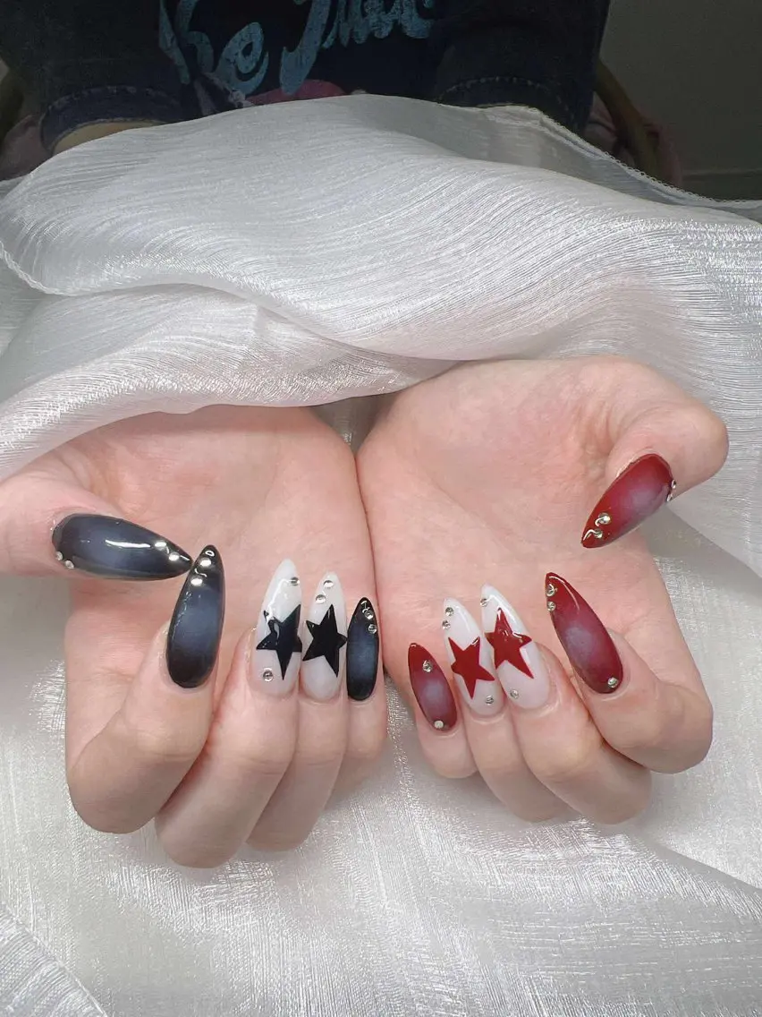 ネイル 長さ出し グラデーション 卒業式 キラキラネイル マグネットネイル ハンドネイル Lee Nailsのネイルデザイン