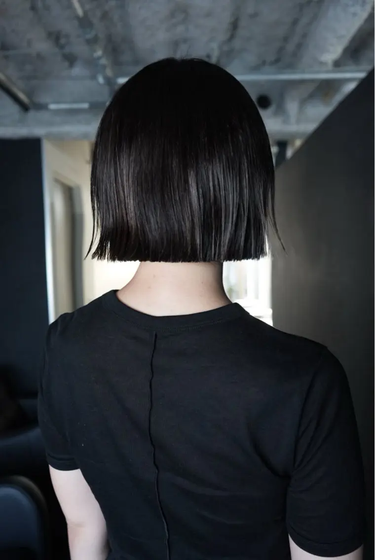 ショート 切りっぱなしボブ ボブ カット トリートメント レイヤー/ブリーチ 戸羽/新宿のヘアスタイル