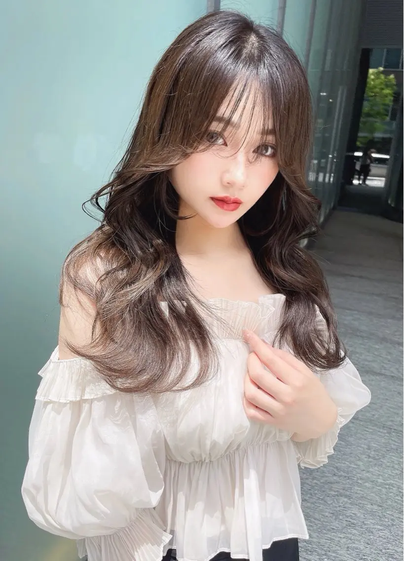 ロング カラー ベージュカラー 黒髪 ブリーチ ブルーカラー ブルーブラック カット ヘアカラー トリートメント 木屋元一/透明感 /前髪/レイヤーのヘアスタイル