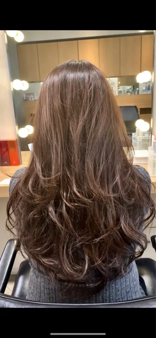 ロング 伊藤 鳳雅のヘアスタイル