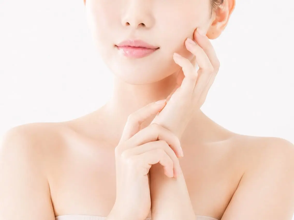《美白、ハリ、ほうれい線》 美白エイジングフェイシャルの写真