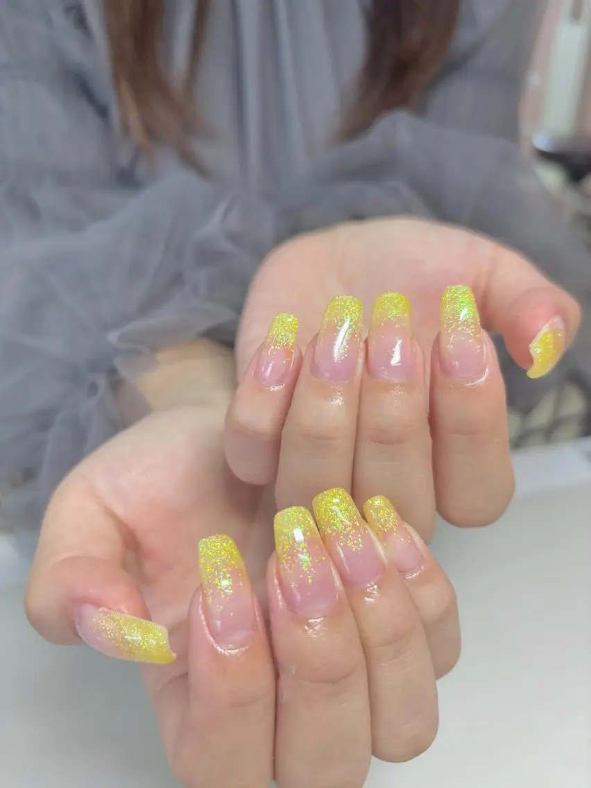 ネイル 氷ネイル・うるうるネイル ラメ(グリッター) ラメグラデーション LUCY  心斎橋/ miuのネイルデザイン